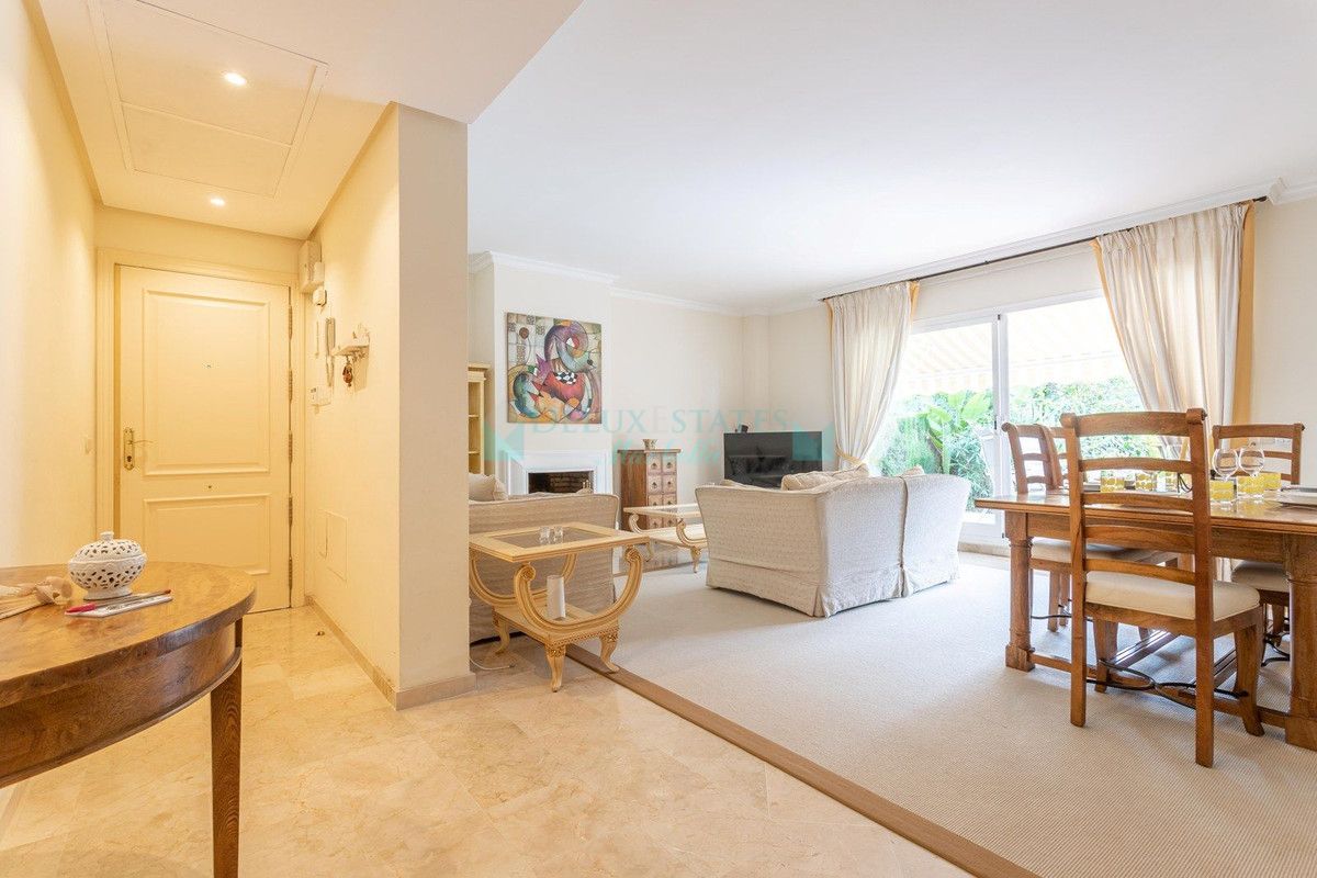 Ground Floor Apartment for sale in Benahavis