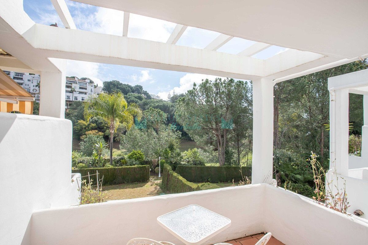 Ground Floor Apartment for sale in Benahavis