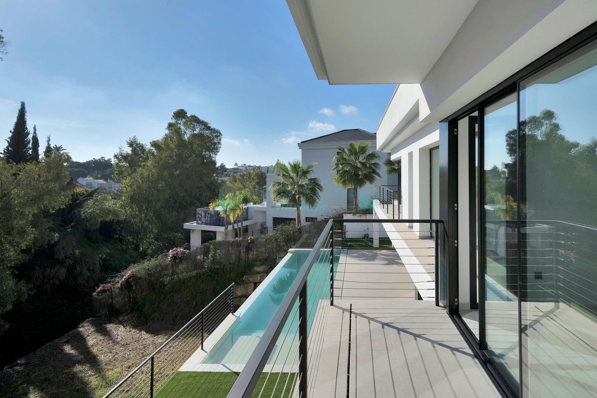 Villa for sale in La Quinta, Benahavis