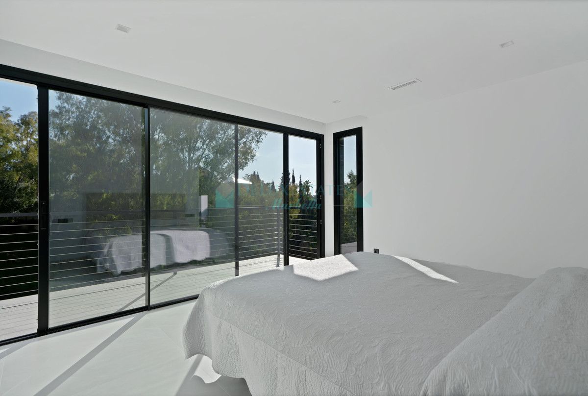 Villa for sale in La Quinta, Benahavis