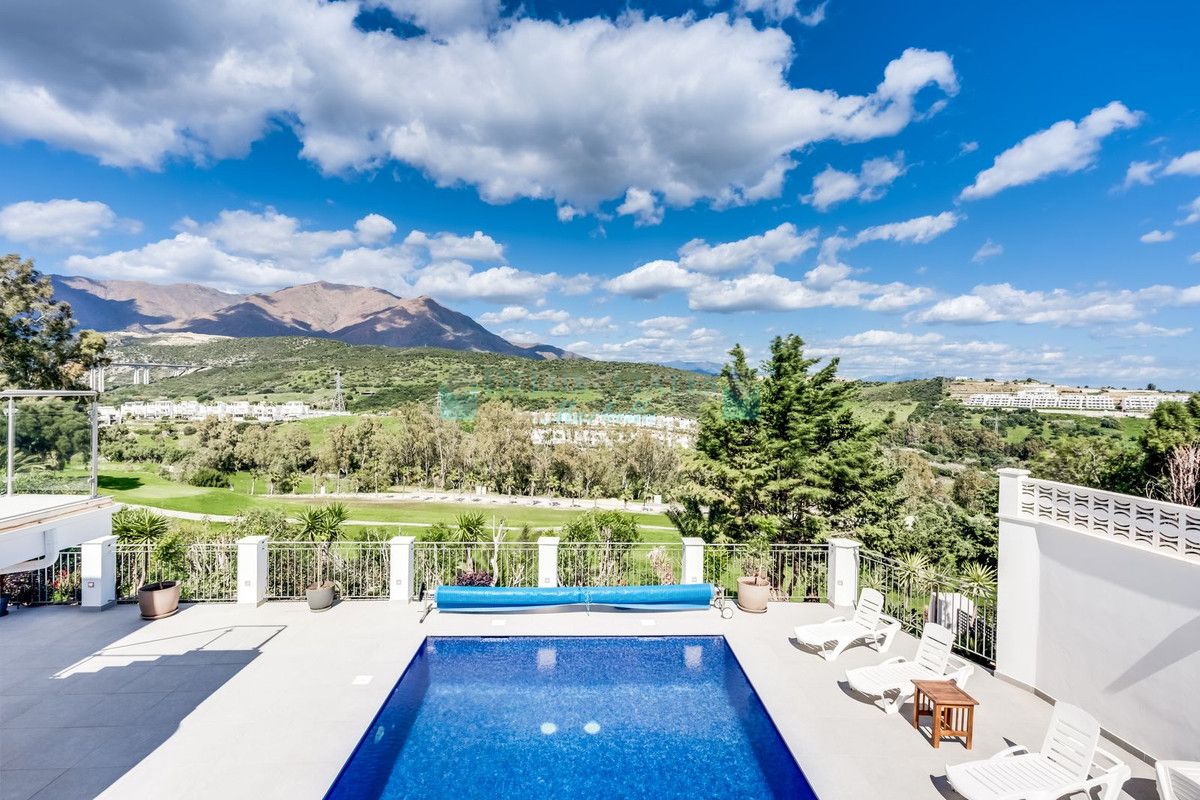 Villa for sale in Estepona
