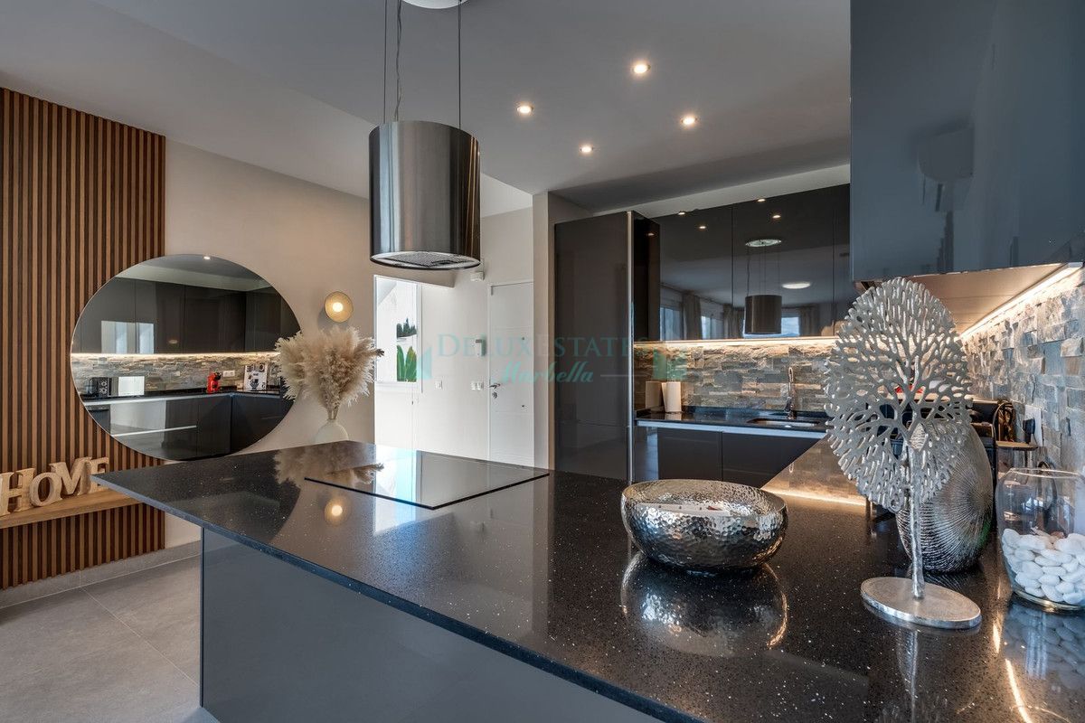 Villa for sale in Estepona