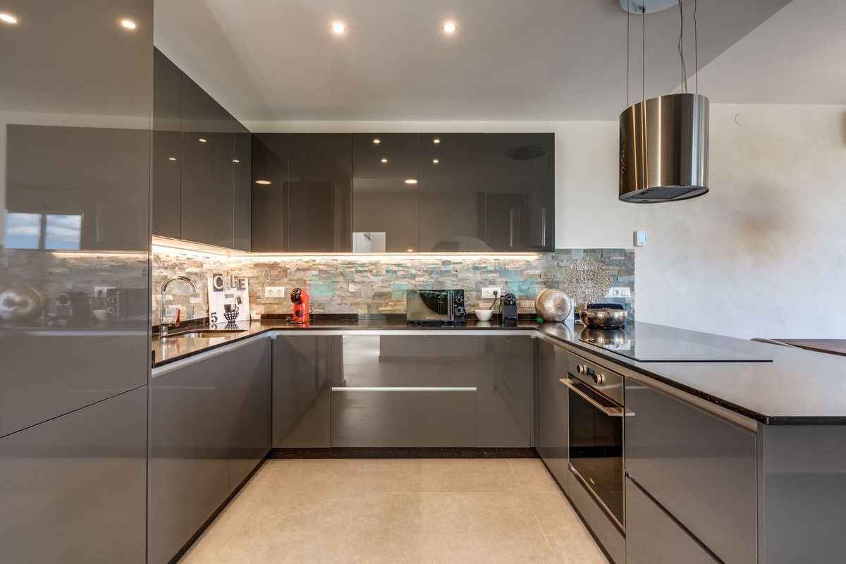 Villa for sale in Estepona