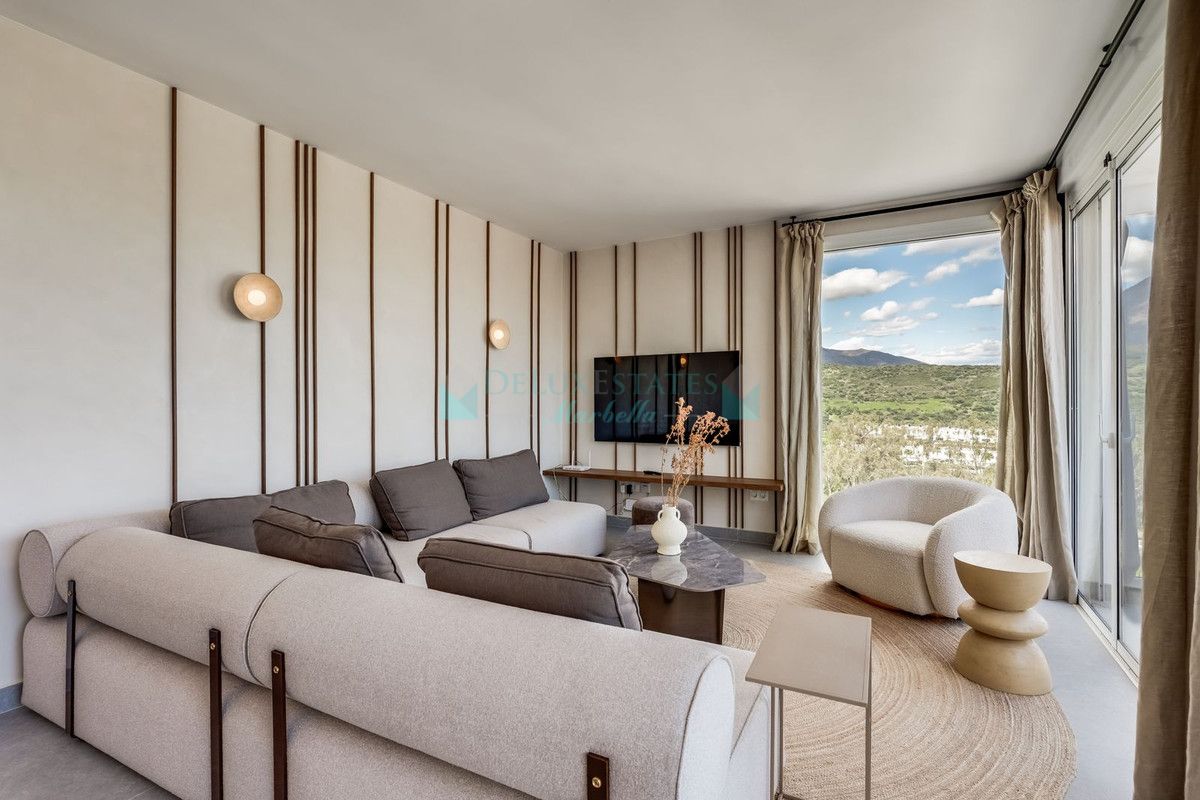 Villa for sale in Estepona