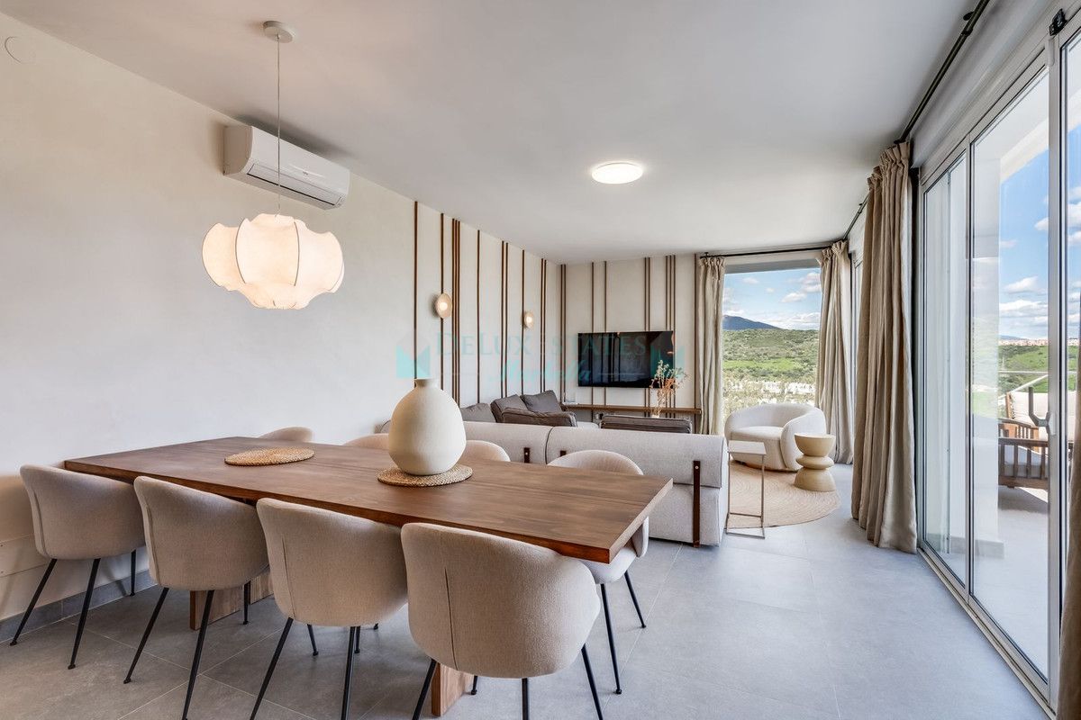 Villa for sale in Estepona