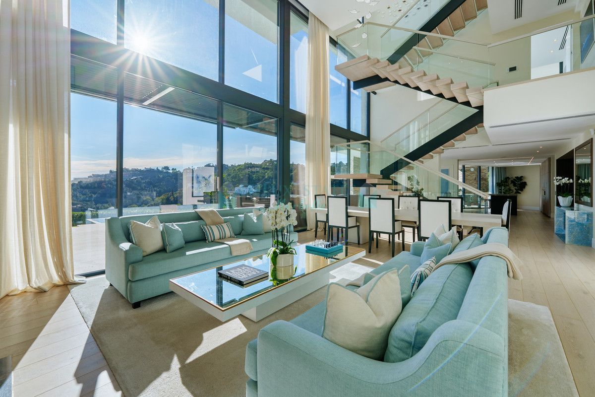 Villa en venta en El Madroñal, Benahavis