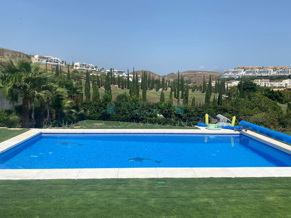 Villa for sale in Benahavis