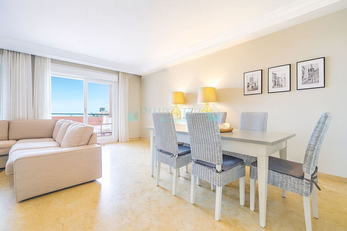 Town House for sale in Estepona