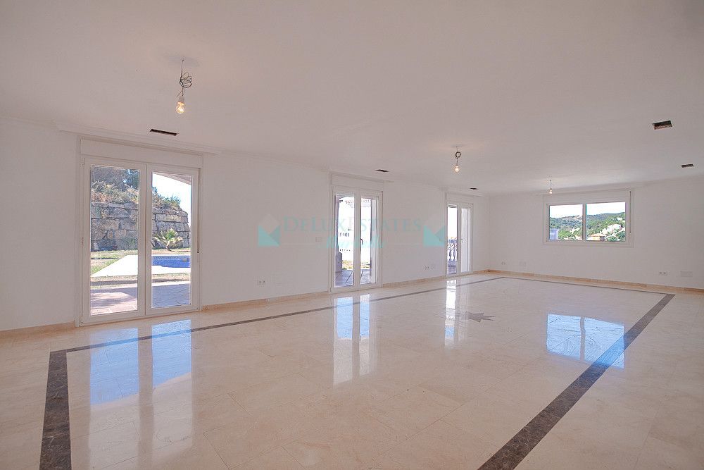 Villa en venta en Estepona