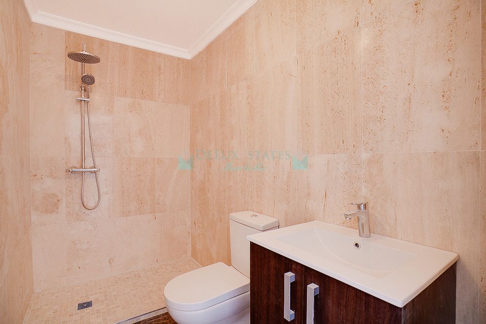 Villa en venta en Estepona