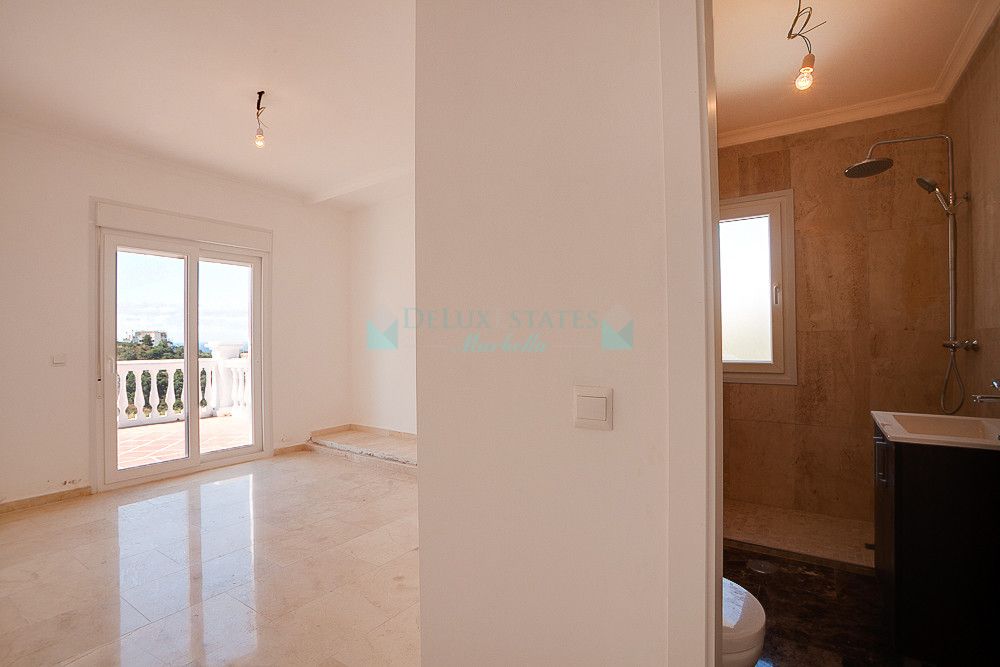 Villa en venta en Estepona