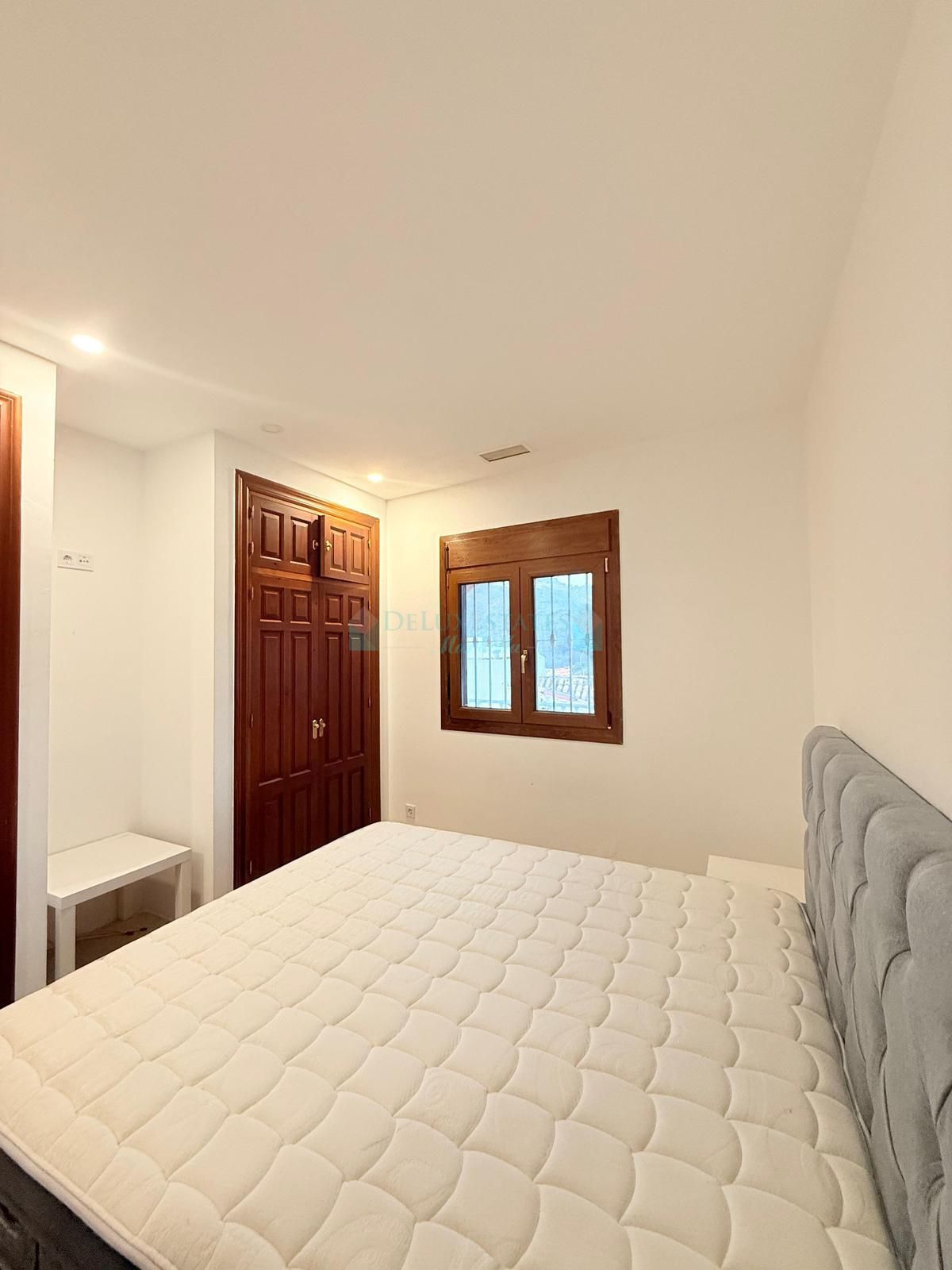 Apartment for sale in Benahavis