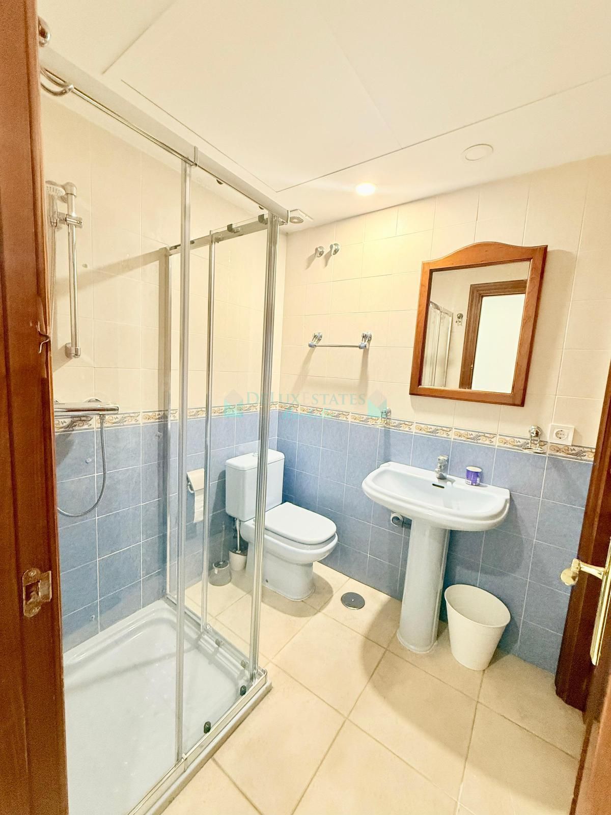 Apartment for sale in Benahavis