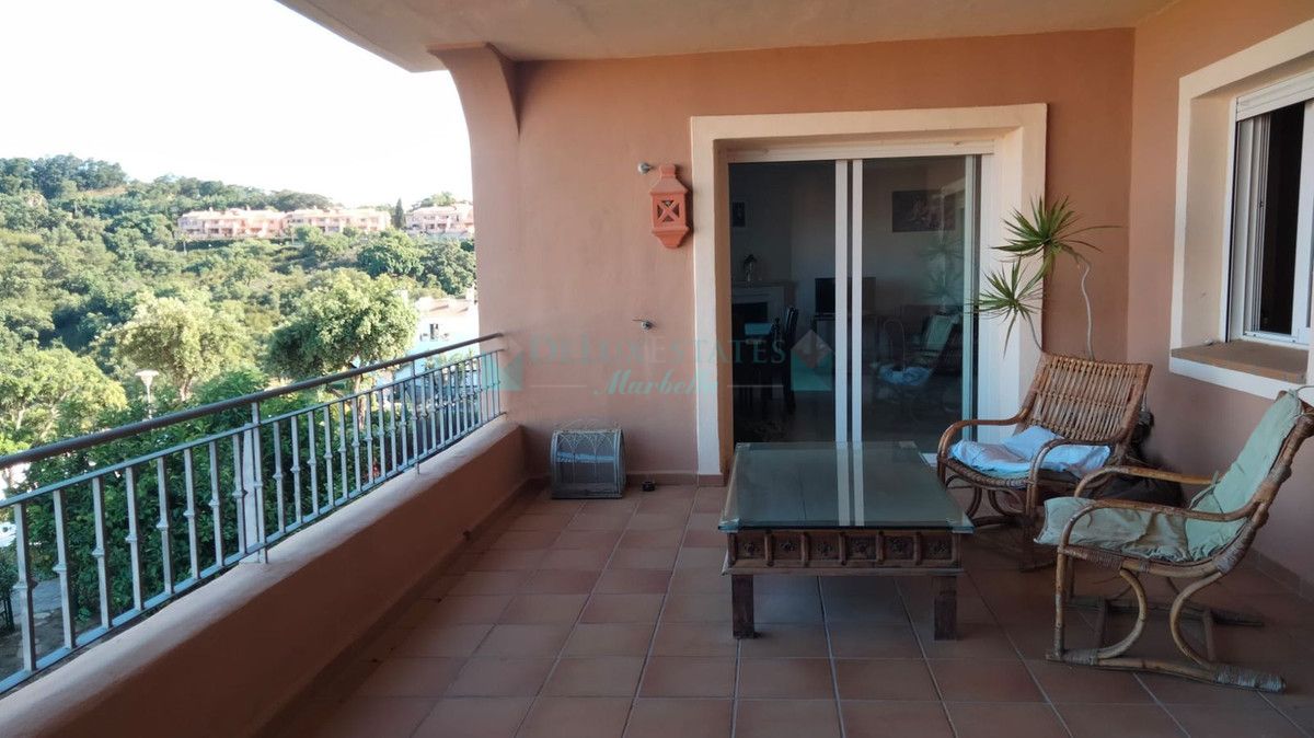 Apartment for sale in La Mairena, Marbella East