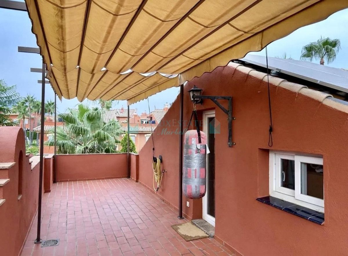 Town House for sale in Estepona