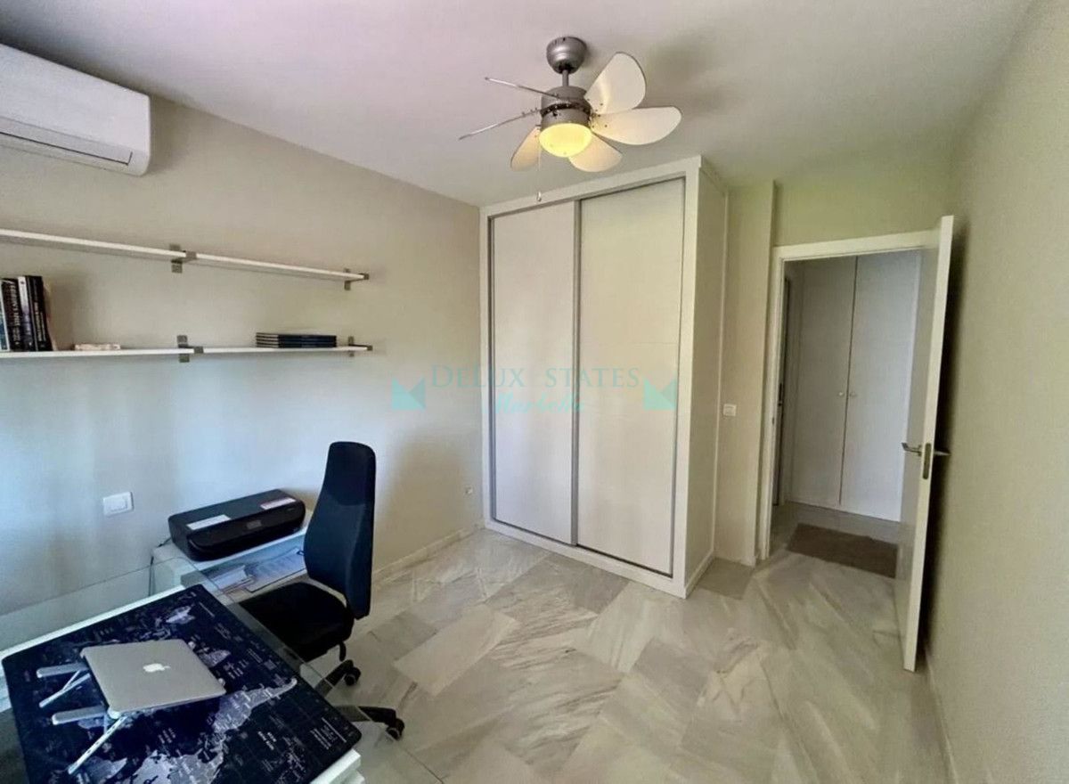 Town House for sale in Estepona