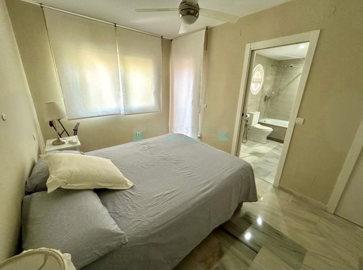 Town House for sale in Estepona