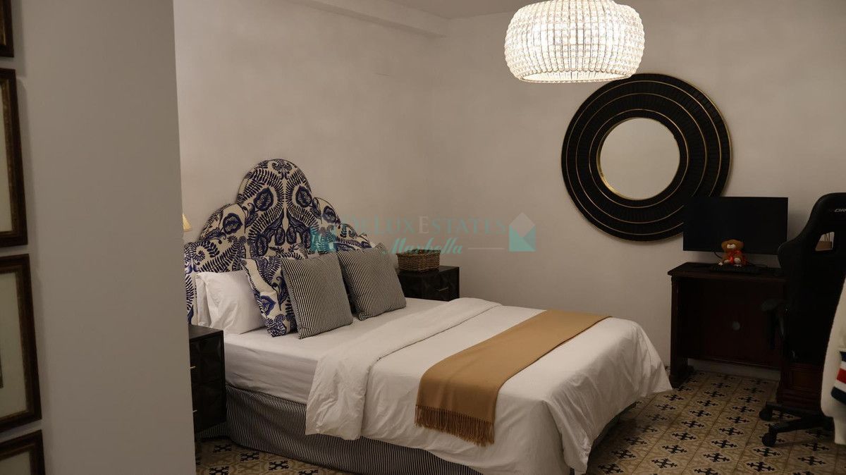 Villa for sale in Marbella Golden Mile