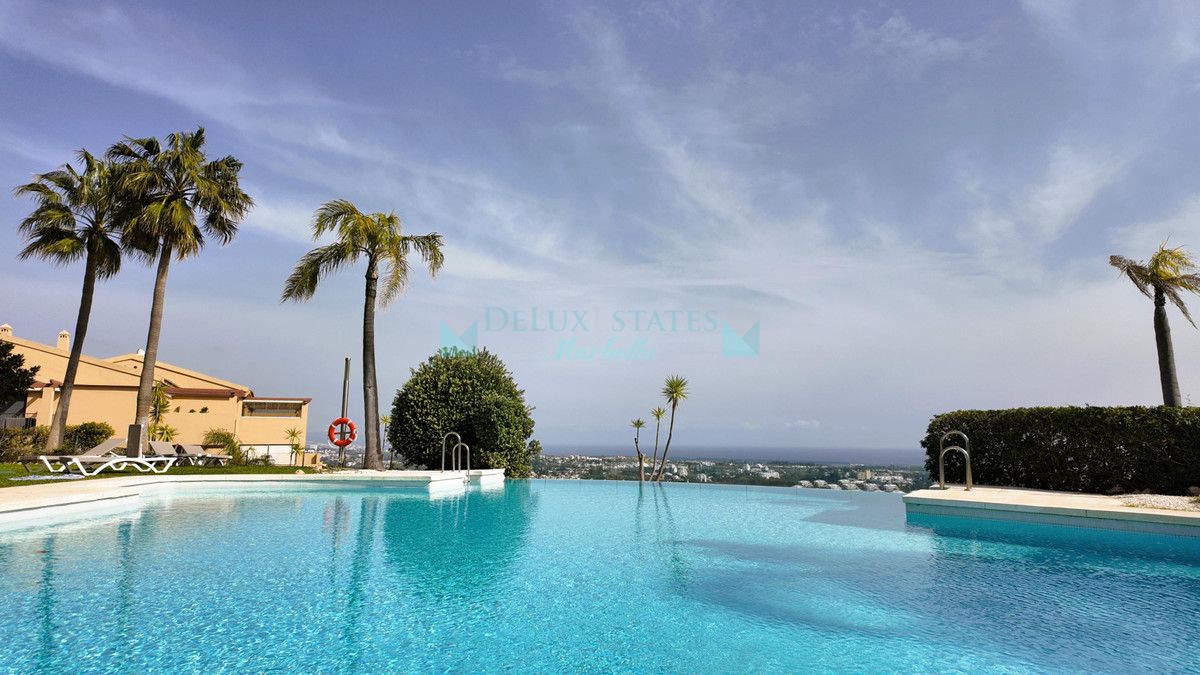 Ground Floor Apartment for sale in Benahavis