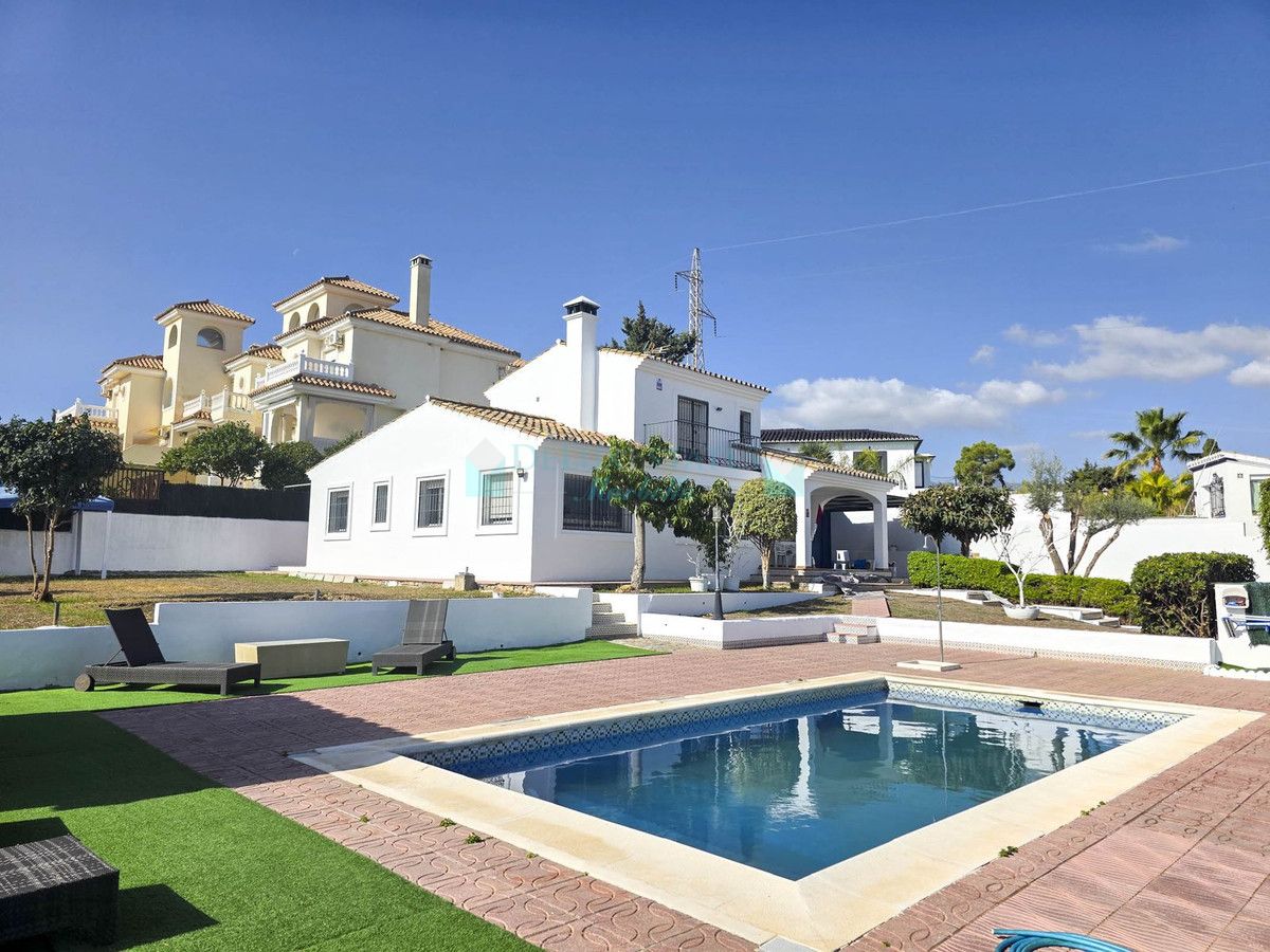 Villa for sale in Estepona