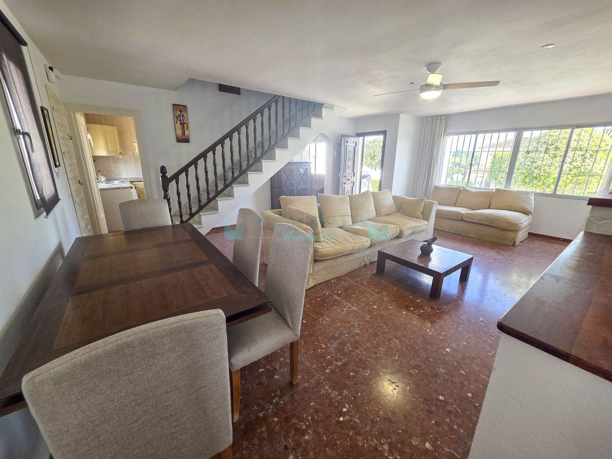 Villa for sale in Estepona