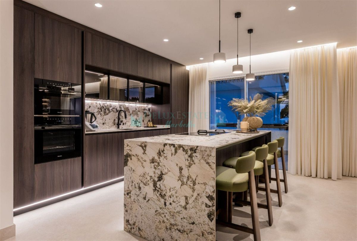 Apartment for sale in Los Monteros, Marbella East