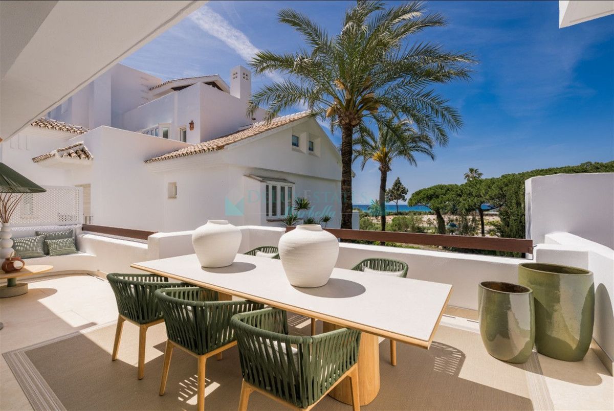 Apartment for sale in Los Monteros, Marbella East