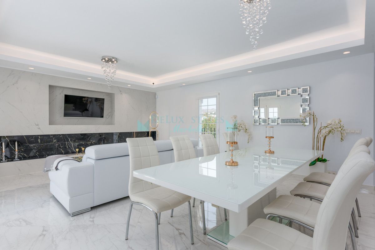 Town House for sale in Nueva Andalucia