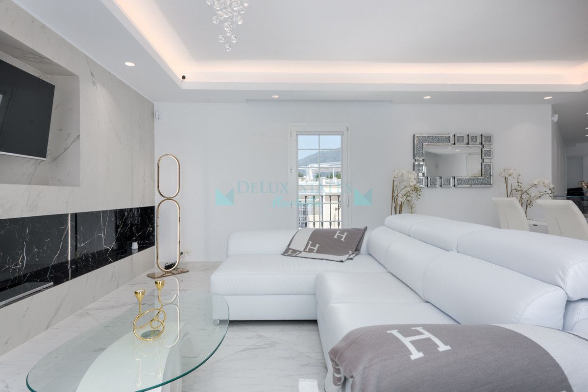 Town House for sale in Nueva Andalucia