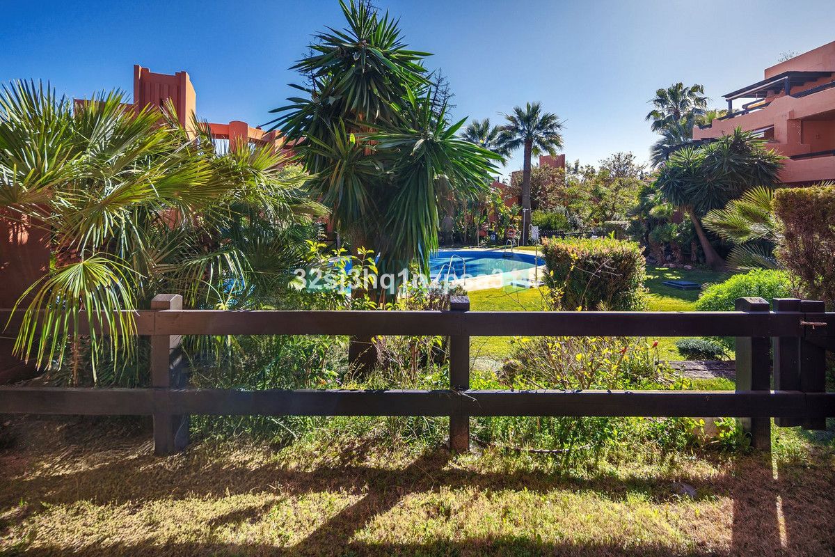 Ground Floor Apartment for sale in Estepona