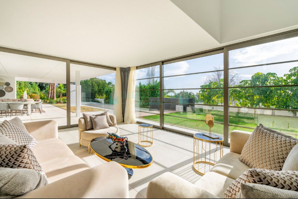 Villa for sale in Benahavis