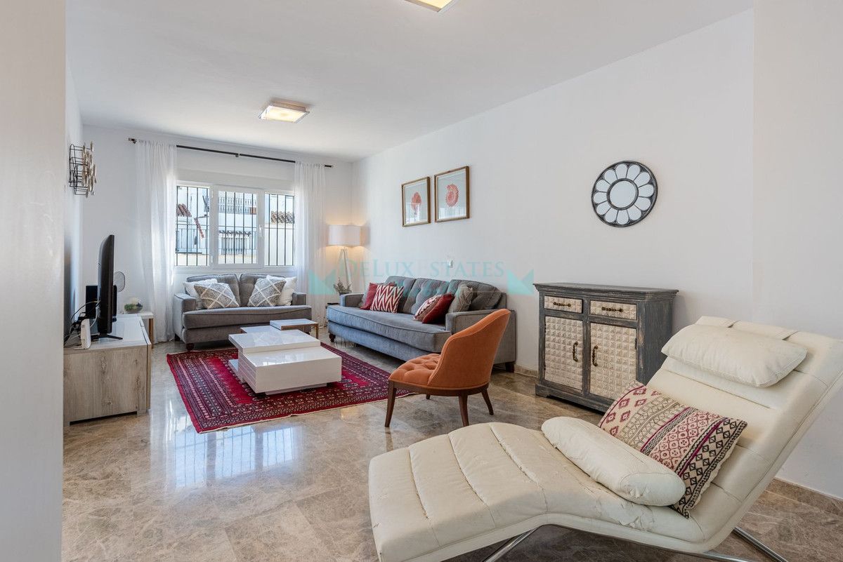 Town House for sale in Nueva Andalucia