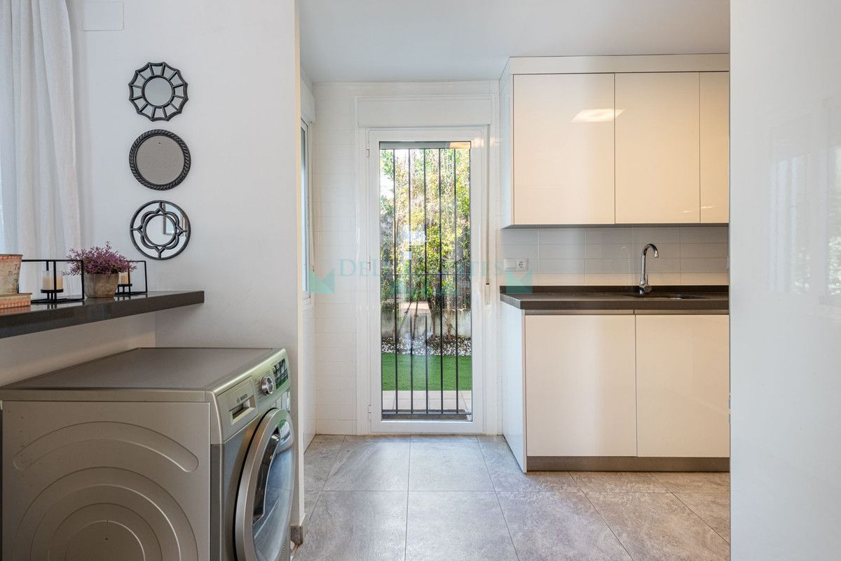 Town House for sale in Nueva Andalucia