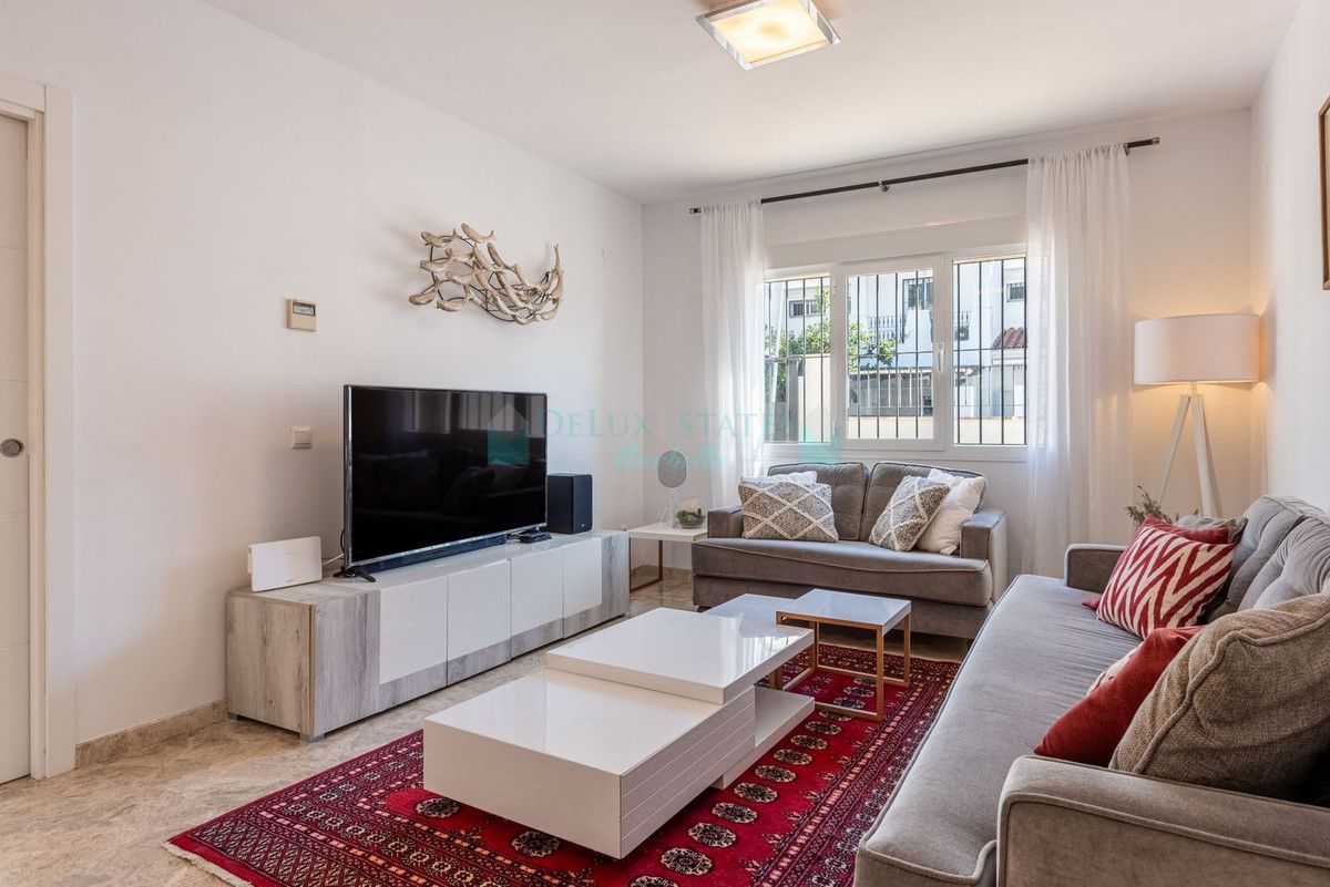 Town House for sale in Nueva Andalucia