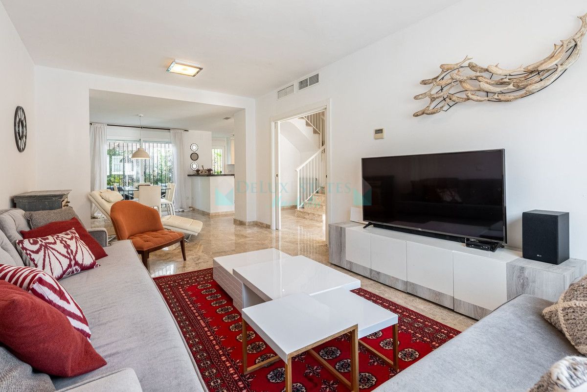 Town House for sale in Nueva Andalucia