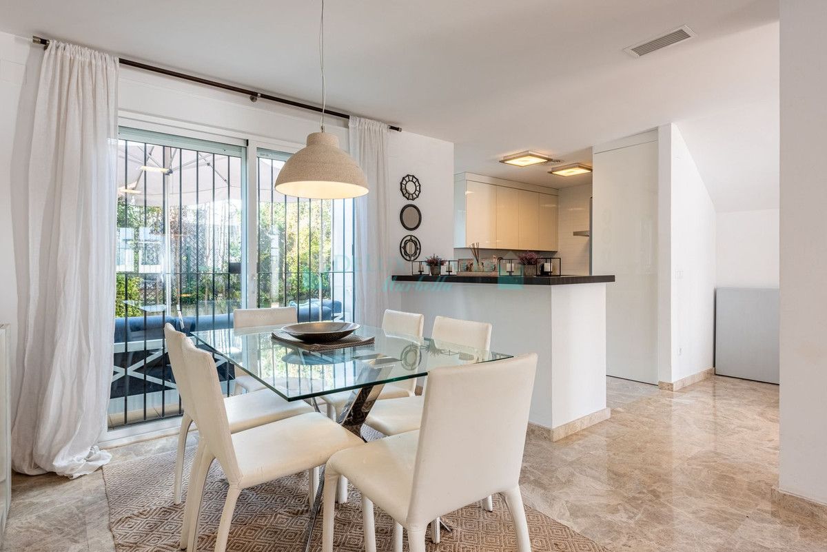 Town House for sale in Nueva Andalucia