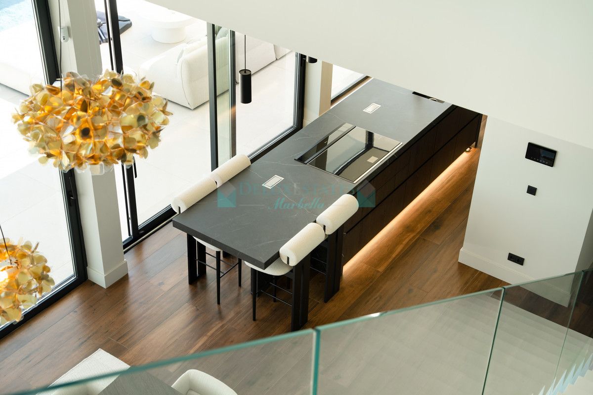 Villa for sale in Benahavis