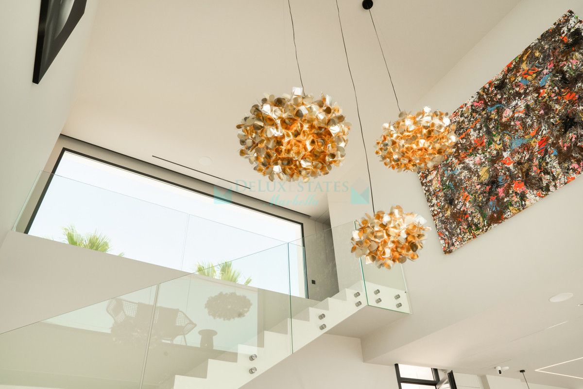 Villa for sale in Benahavis