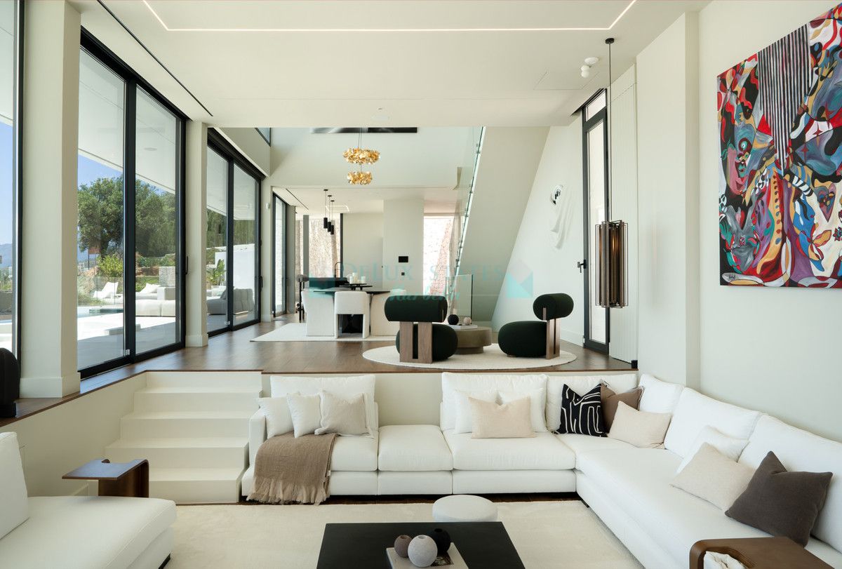 Villa for sale in Benahavis