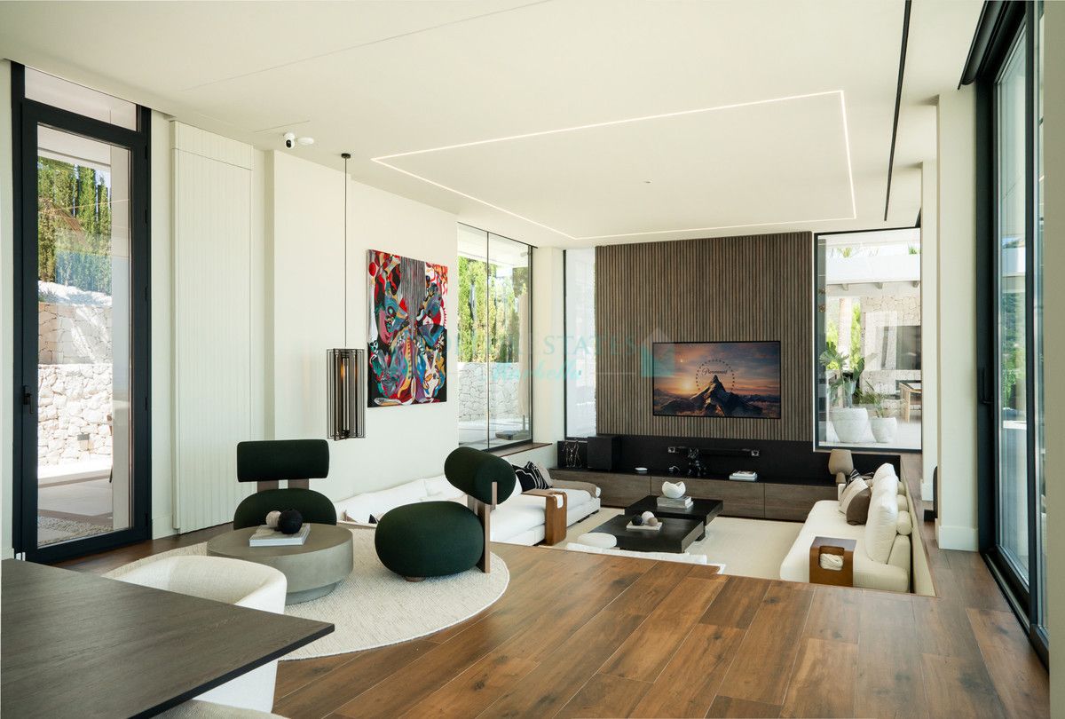 Villa for sale in Benahavis