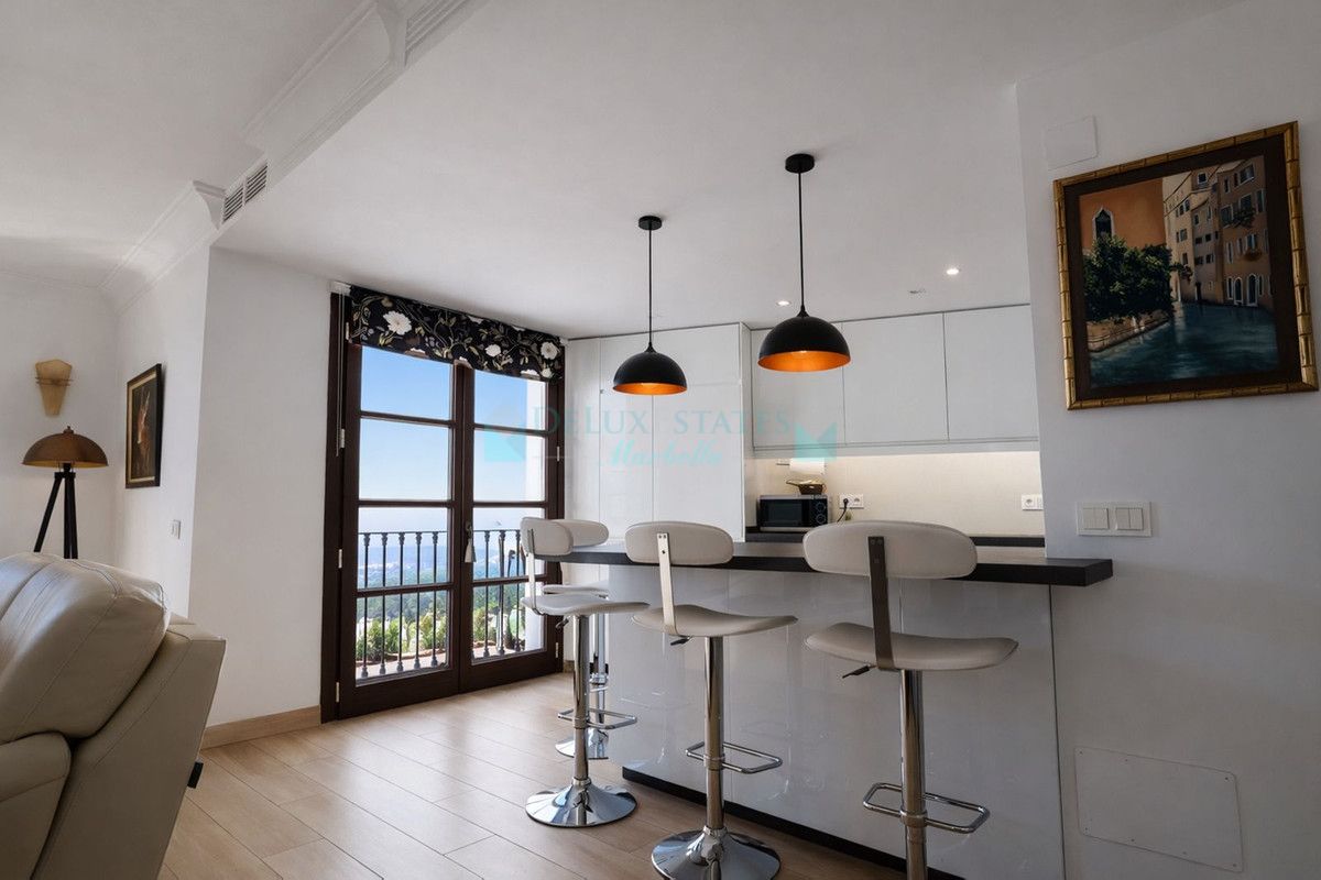 Town House for sale in La Heredia, Benahavis