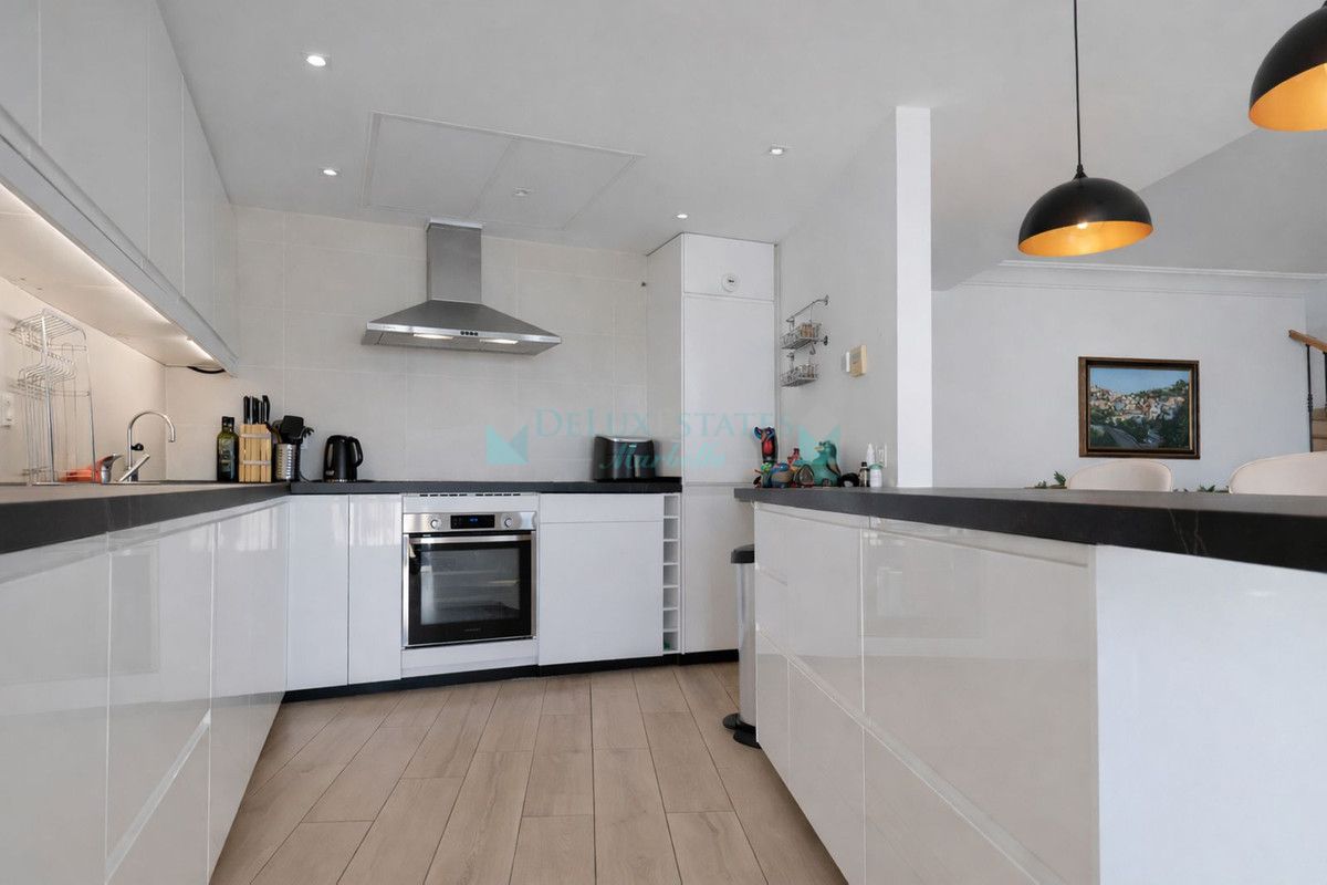 Town House for sale in La Heredia, Benahavis