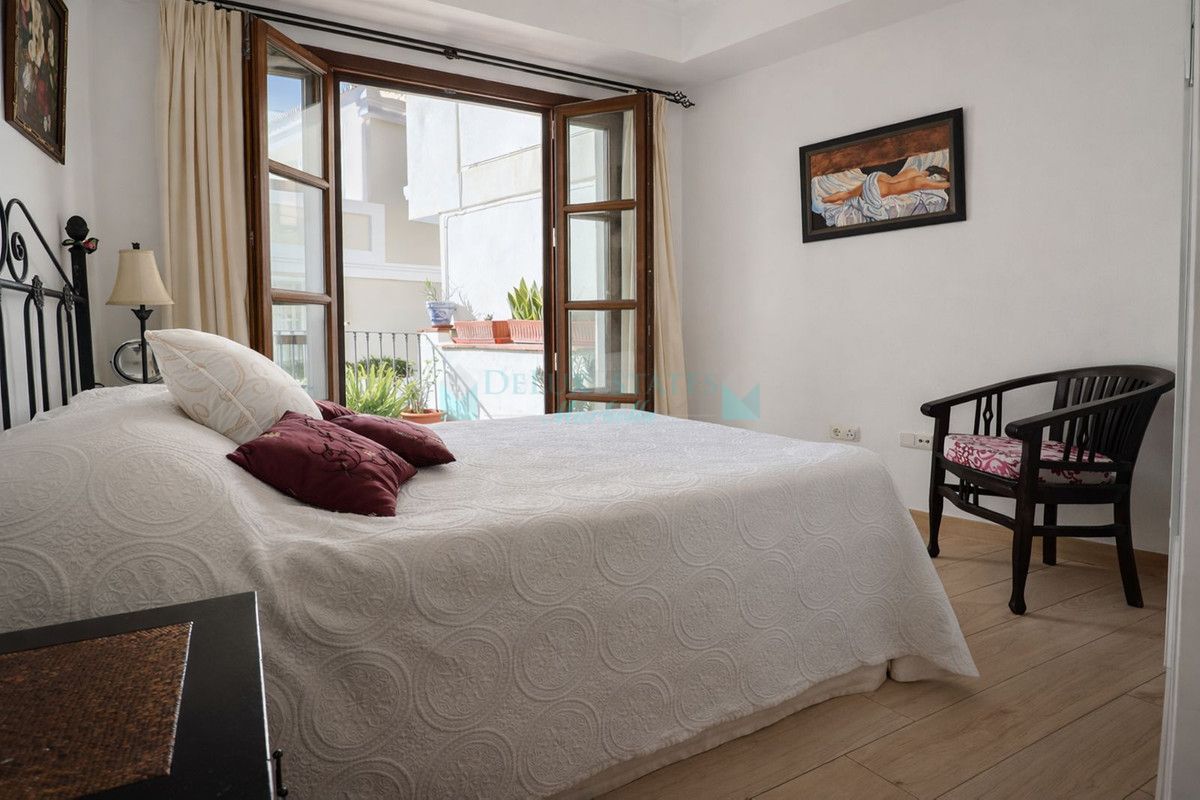 Town House for sale in La Heredia, Benahavis