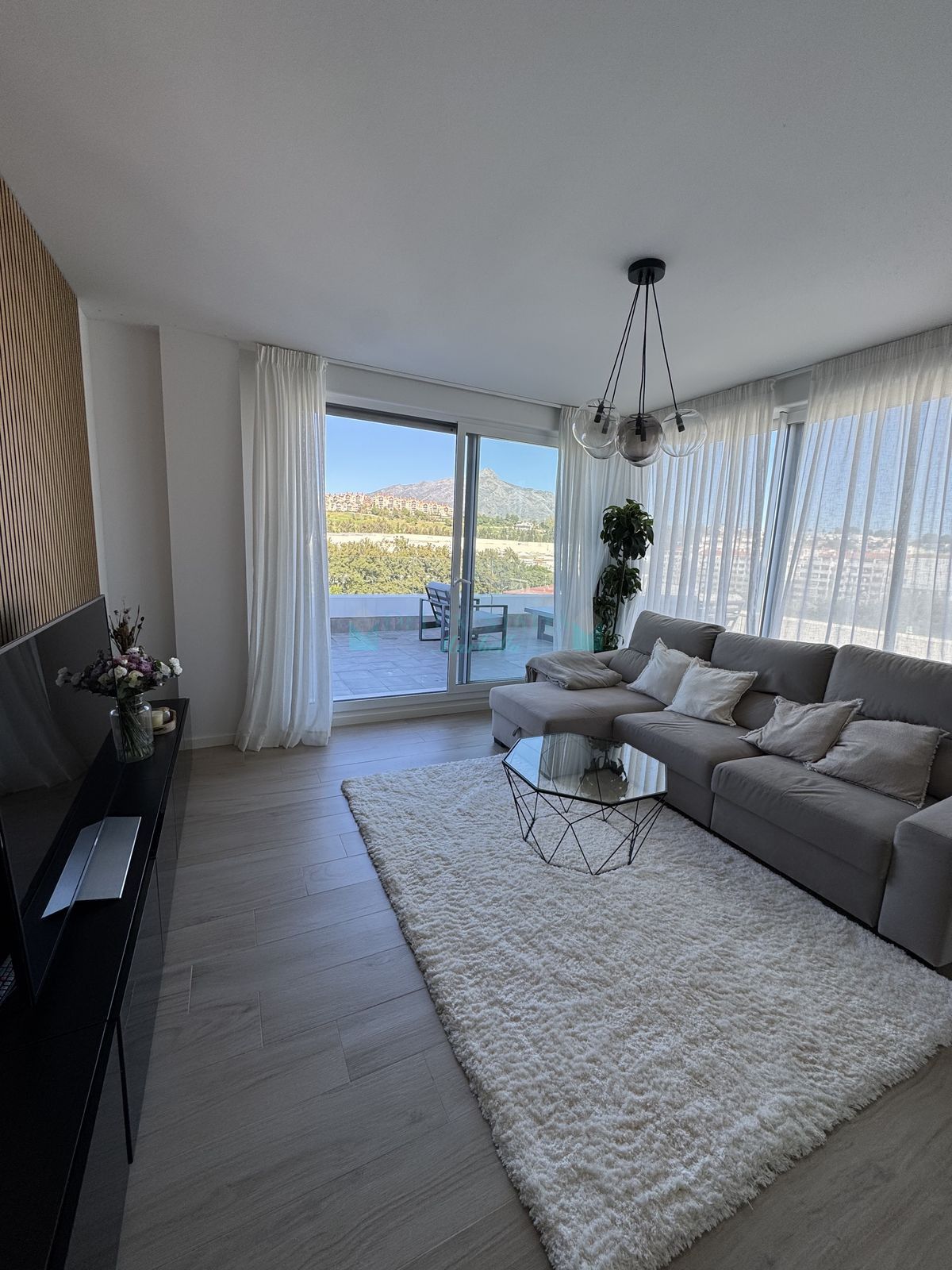 Penthouse for rent in Nueva Andalucia