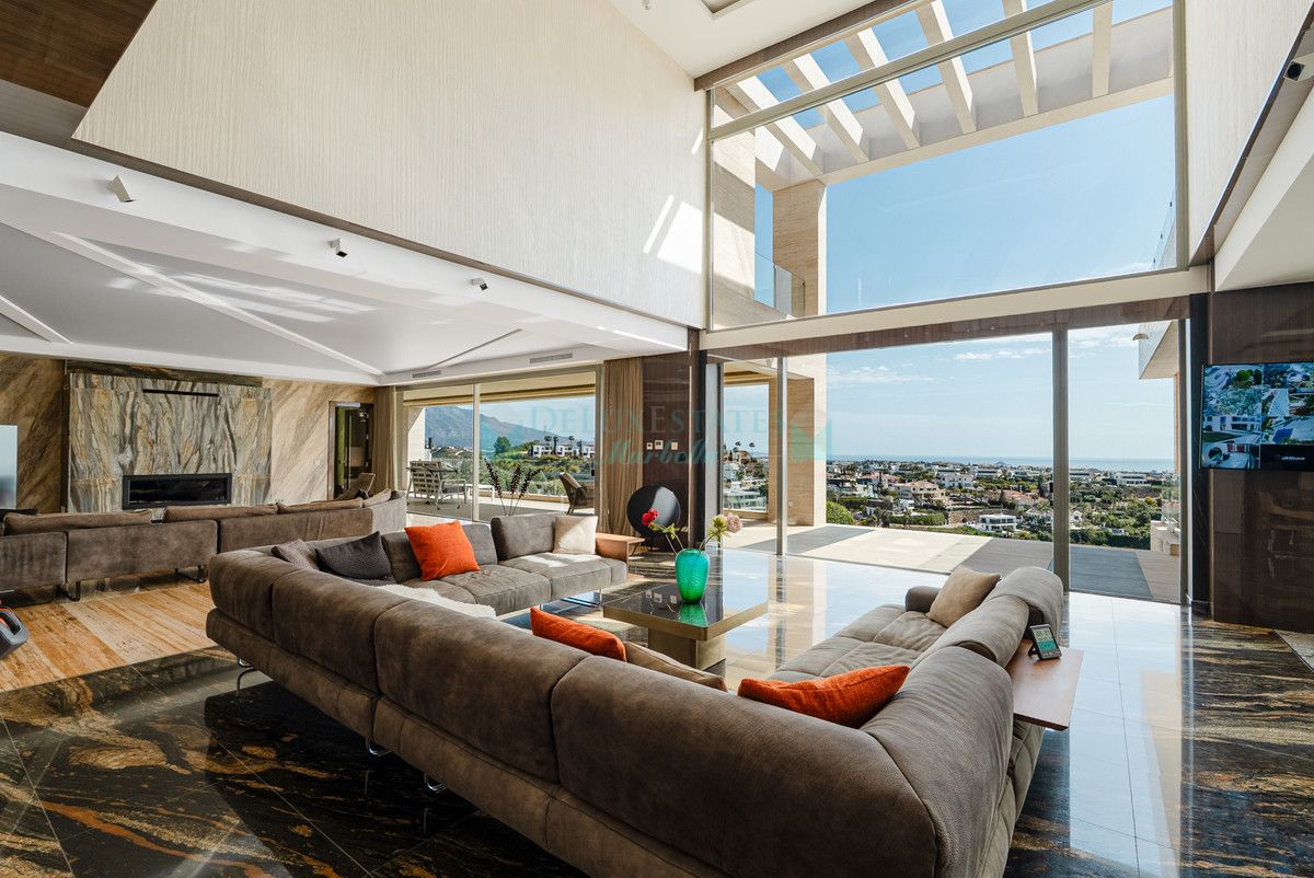 Villa for sale in Benahavis