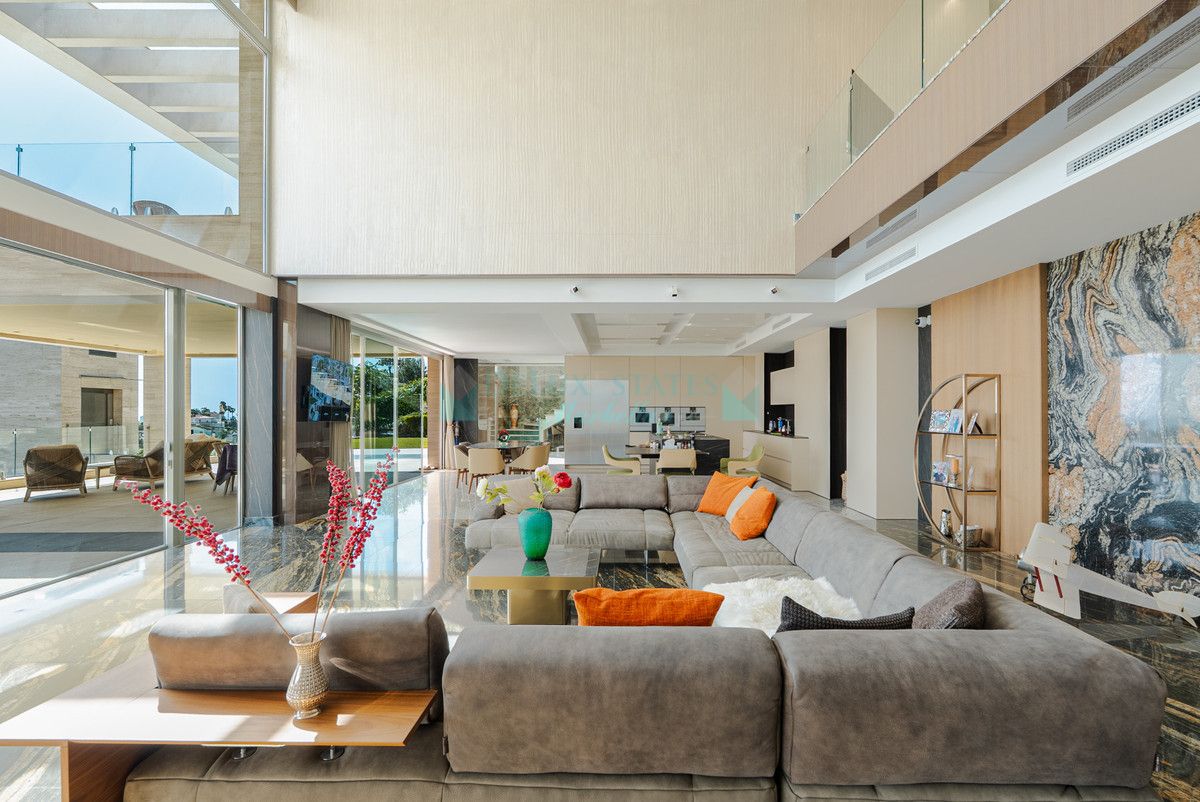 Villa for sale in Benahavis