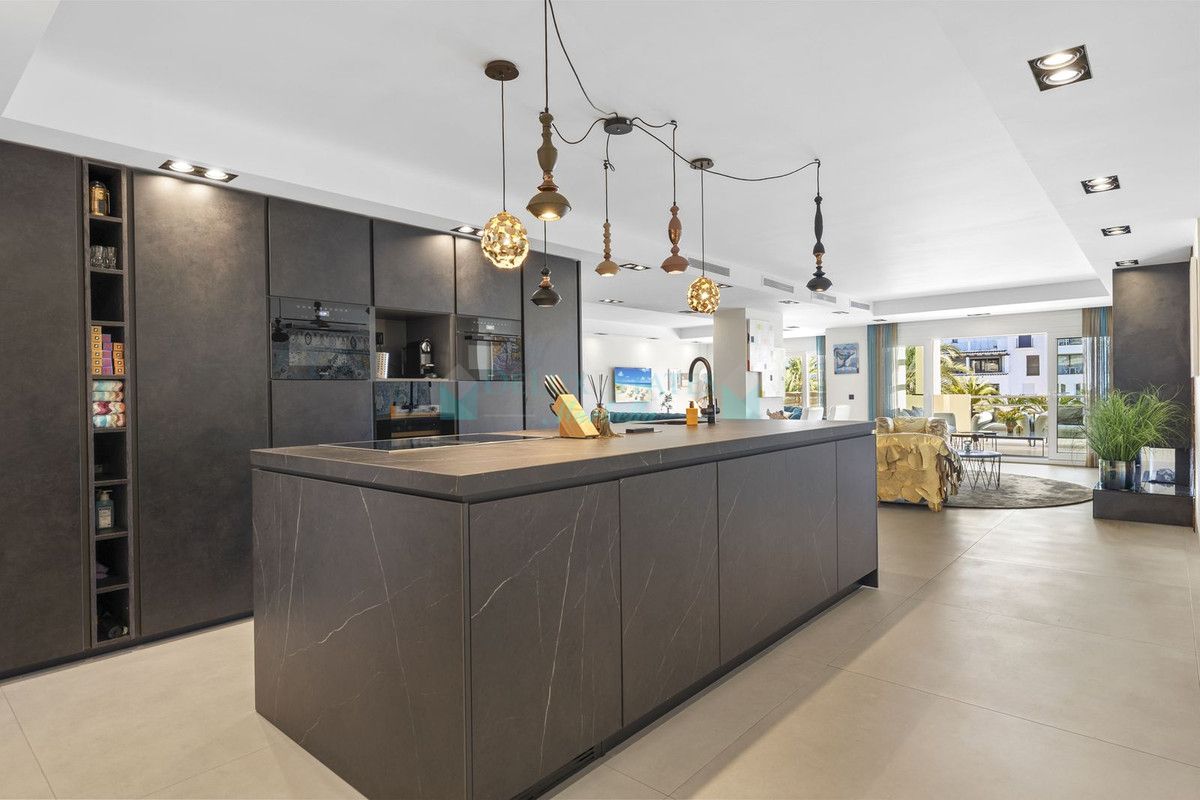 Apartment for sale in Marbella - Puerto Banus