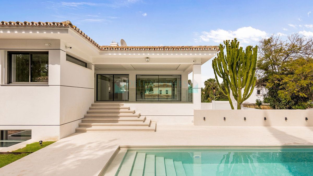 Villa for sale in Guadalmina Alta, San Pedro de Alcantara