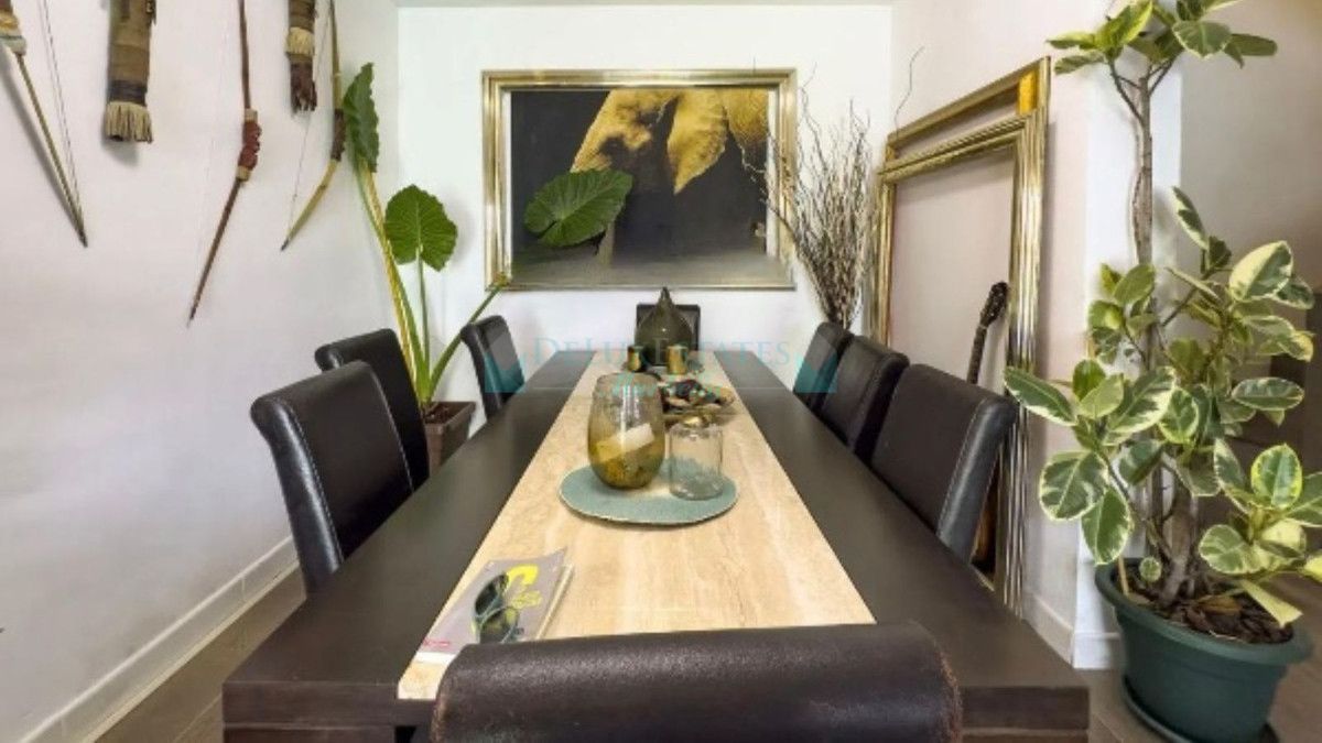 Villa Pareada en venta en Estepona