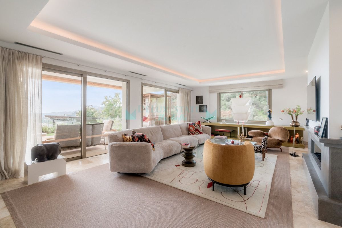 Villa for sale in Benahavis